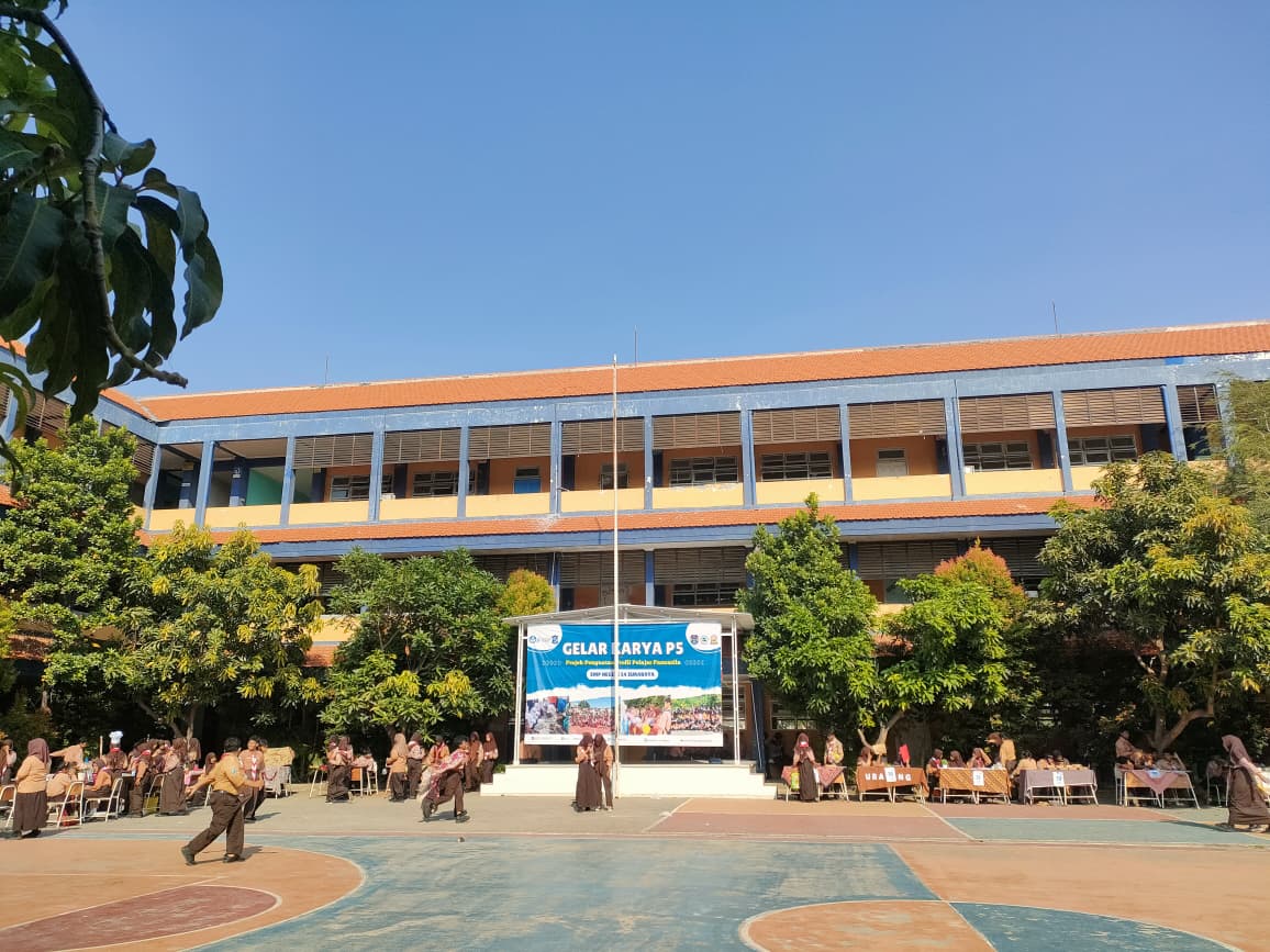 Gedung SMP 54 Surabaya