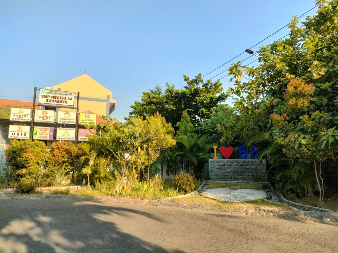 SMPN 54 SURABAYA HADIR DENGAN FASILITAS LENGKAP UNTUK DUKUNG PROSES BELAJAR